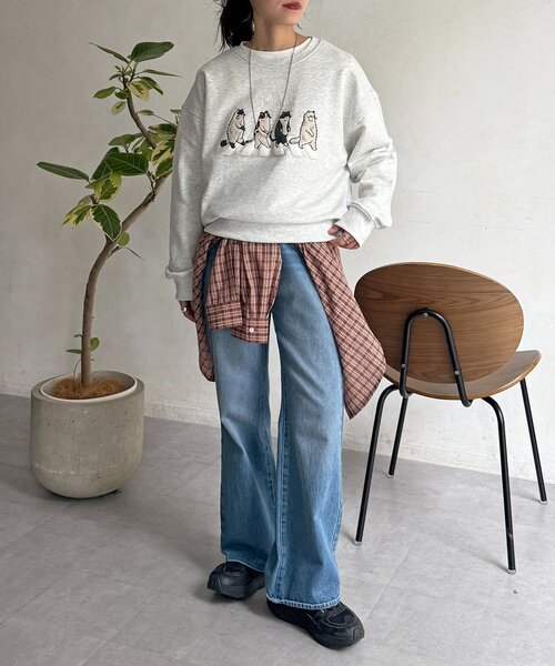 CPCM（シーピーシーエム）の「ネコサガラ刺繍裏毛スウェット（Tシャツ/カットソー・レディース・チャコールグレー/イエロー/ライトグレー/サックスブルー・FREE）」の9枚目の写真