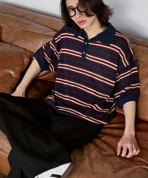 PUBLUX（パブリュクス）の「PUBLUX/パブリュクス LOVE POP STUDIO　ボーダー ニット ポロシャツ　限定展開（ポロシャツ・メンズ・ブラウン/ネイビー・LARGE/MEDIUM/SMALL）」の2枚目の写真