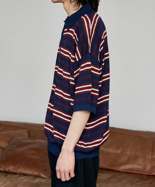 PUBLUX（パブリュクス）の「PUBLUX/パブリュクス LOVE POP STUDIO　ボーダー ニット ポロシャツ　限定展開（ポロシャツ・メンズ・ブラウン/ネイビー・LARGE/MEDIUM/SMALL）」の21枚目の写真