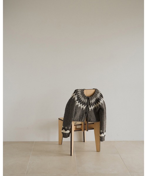 anuke(アンヌーク)の「Nordic Handknit Cardigan(ニット/セーター・レディース・ブラウン・FREE)」の12枚目の写真