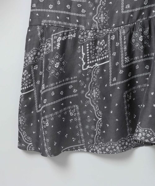 JEANASIS（ジーナシス）の「アソートサテンキャミドレス/661807（ワンピース・レディース・ブルー系その他/ホワイト/ブラック/ブラック系その他・FREE）」の8枚目の写真