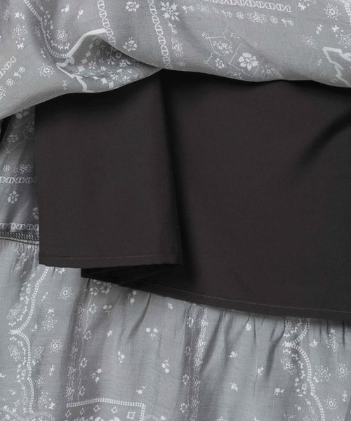 JEANASIS（ジーナシス）の「アソートサテンキャミドレス/661807（ワンピース・レディース・ブルー系その他/ホワイト/ブラック/ブラック系その他・FREE）」の9枚目の写真