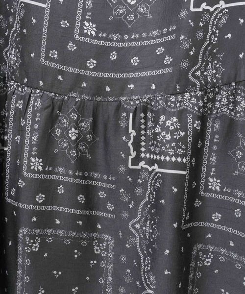 JEANASIS（ジーナシス）の「アソートサテンキャミドレス/661807（ワンピース・レディース・ブルー系その他/ホワイト/ブラック/ブラック系その他・FREE）」の12枚目の写真