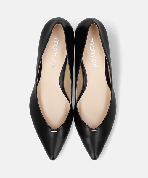 MAMIAN（マミアン）の「メタルパーツ Vカットパンプス (4.5cmヒール)（パンプス・レディース・ブラック/ブルー/ベージュ・22.5cm/23.0cm/23.5cm/24.0cm/24.5cm/25.0cm）」の6枚目の写真