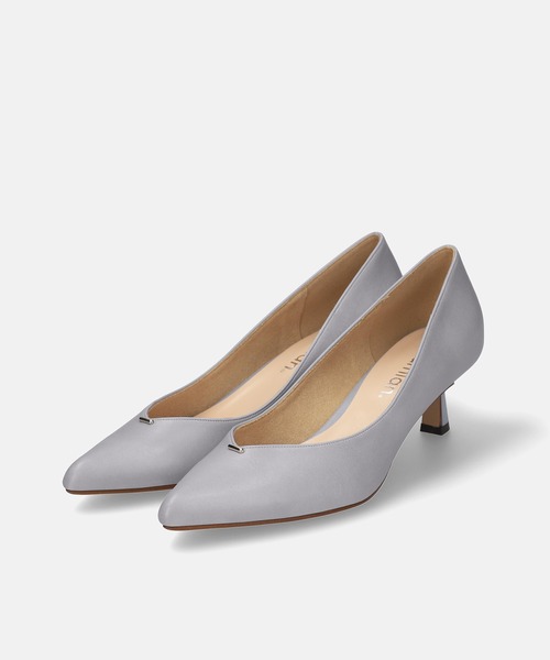 MAMIAN（マミアン）の「メタルパーツ Vカットパンプス (4.5cmヒール)（パンプス・レディース・ブラック/ブルー/ベージュ・22.5cm/23.0cm/23.5cm/24.0cm/24.5cm/25.0cm）」の10枚目の写真