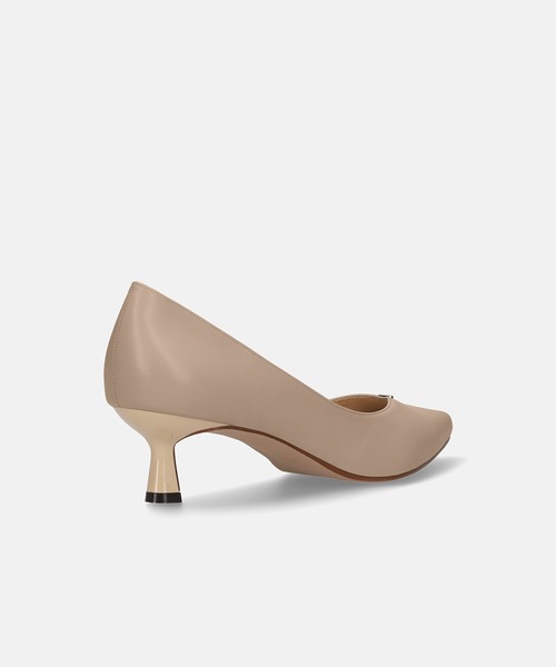 MAMIAN（マミアン）の「メタルパーツ Vカットパンプス (4.5cmヒール)（パンプス・レディース・ブラック/ブルー/ベージュ・22.5cm/23.0cm/23.5cm/24.0cm/24.5cm/25.0cm）」の17枚目の写真