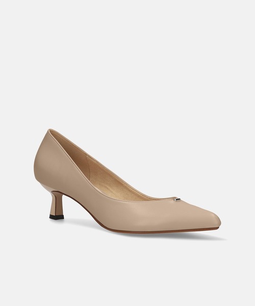 MAMIAN（マミアン）の「メタルパーツ Vカットパンプス (4.5cmヒール)（パンプス・レディース・ブラック/ブルー/ベージュ・22.5cm/23.0cm/23.5cm/24.0cm/24.5cm/25.0cm）」の21枚目の写真