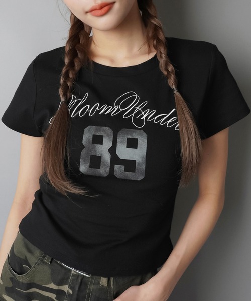 SPINNS(スピンズ)の「半袖ピタTシャツ/ナンバーロゴ/89/無地/カモ柄(Tシャツ/カットソー・レディース・グレー系カモフラージュ/オフホワイト/ブラック/グリーン系カモフラージュ/ネイビー・ONESIZE)」の3枚目の写真