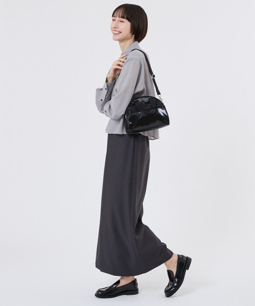 LeSportsac(レスポートサック)の「ROUND SM SATCHEL ブラックシャイン(ショルダーバッグ・レディース・ブラック・FREE)」の3枚目の写真