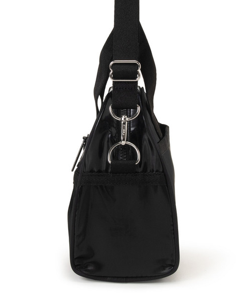 LeSportsac(レスポートサック)の「ROUND SM SATCHEL ブラックシャイン(ショルダーバッグ・レディース・ブラック・FREE)」の5枚目の写真