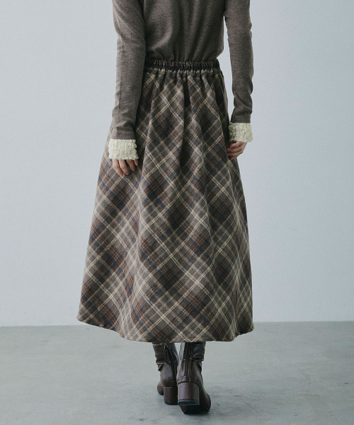 Mirette(ミレット)の「クラシックチェック フレアミモレ丈スカート / Classic Plaid Flare Midi Skirt(スカート・レディース・ネイビー/ブラウン・MEDIUM/SMALL)」の10枚目の写真