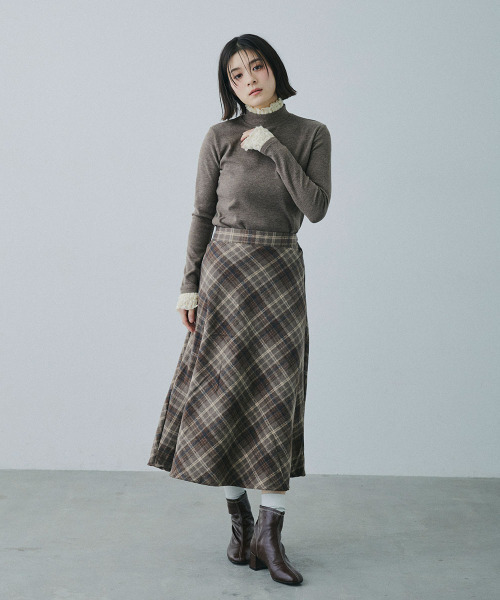 Mirette(ミレット)の「クラシックチェック フレアミモレ丈スカート / Classic Plaid Flare Midi Skirt(スカート・レディース・ネイビー/ブラウン・MEDIUM/SMALL)」の12枚目の写真