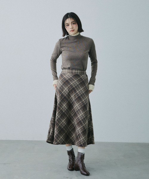 Mirette(ミレット)の「クラシックチェック フレアミモレ丈スカート / Classic Plaid Flare Midi Skirt(スカート・レディース・ネイビー/ブラウン・MEDIUM/SMALL)」の13枚目の写真