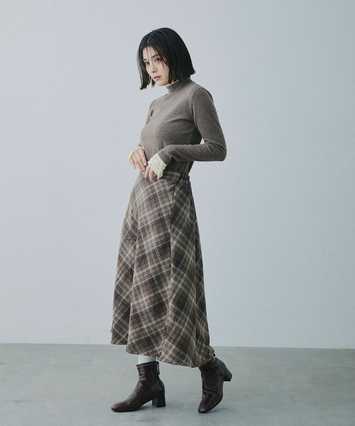 Mirette(ミレット)の「クラシックチェック フレアミモレ丈スカート / Classic Plaid Flare Midi Skirt(スカート・レディース・ネイビー/ブラウン・MEDIUM/SMALL)」の15枚目の写真