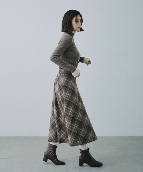 Mirette(ミレット)の「クラシックチェック フレアミモレ丈スカート / Classic Plaid Flare Midi Skirt(スカート・レディース・ネイビー/ブラウン・MEDIUM/SMALL)」の16枚目の写真