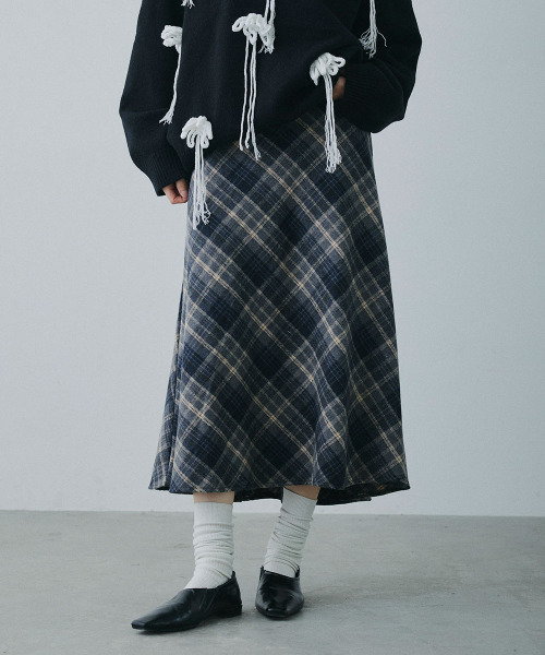 Mirette(ミレット)の「クラシックチェック フレアミモレ丈スカート / Classic Plaid Flare Midi Skirt(スカート・レディース・ネイビー/ブラウン・MEDIUM/SMALL)」の20枚目の写真