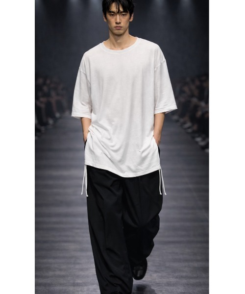 Sakka（サッカ）の「【MADE IN JAPAN】裾コード付き 切りっぱなしデザインTEE（Tシャツ/カットソー・メンズ・ホワイト/ブラック・FREE）」の3枚目の写真
