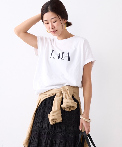 MICA&DEAL（マイカ＆ディール）の「"LAIA"ロゴヘムラウンドTシャツ〈2サイズ展開〉（Tシャツ/カットソー・レディース・ライトベージュ/ライトブルー/ネイビー/ホワイト・36/38）」の5枚目の写真