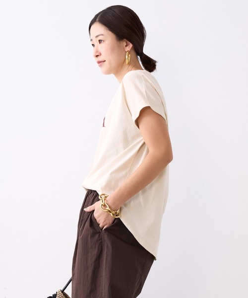 MICA&DEAL（マイカ＆ディール）の「"LAIA"ロゴヘムラウンドTシャツ〈2サイズ展開〉（Tシャツ/カットソー・レディース・ライトベージュ/ライトブルー/ネイビー/ホワイト・36/38）」の14枚目の写真