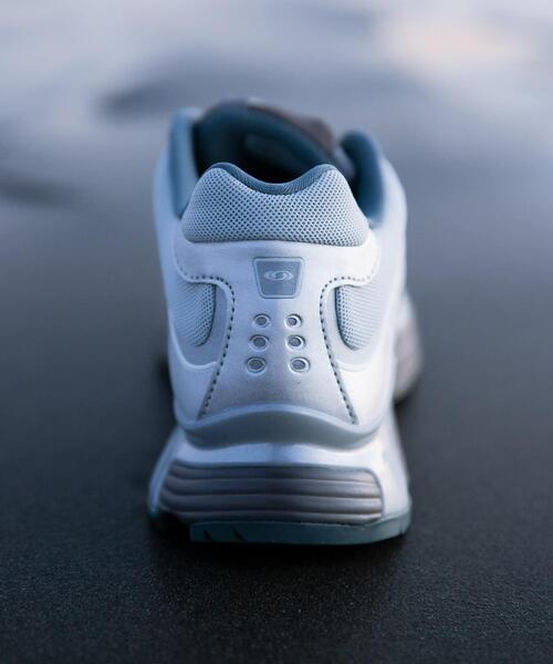 SALOMON（サロモン）の「『26-30サイズ』SALOMON　EXCLUSIVE XT-WHISPER（スニーカー・メンズ・シルバー系その他・29/28.5/28/27.5/27/26.5/26/30）」の17枚目の写真