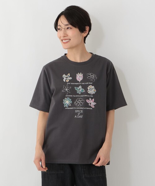 Afternoon Tea(アフタヌーンティー)の「パッチワーク刺繍Tシャツ/リバティプリント(Tシャツ/カットソー・レディース・オフホワイト/チャコールグレー/パープル・MEDIUM)」の2枚目の写真
