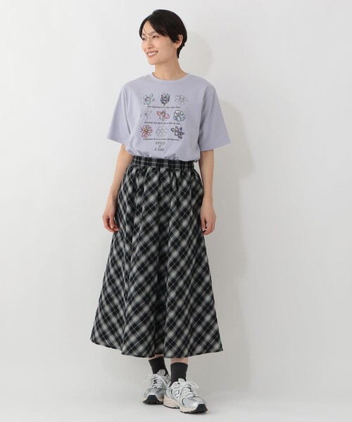 Afternoon Tea(アフタヌーンティー)の「パッチワーク刺繍Tシャツ/リバティプリント(Tシャツ/カットソー・レディース・オフホワイト/チャコールグレー/パープル・MEDIUM)」の9枚目の写真