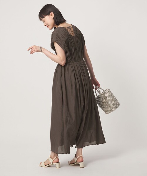 green label relaxing（グリーンレーベルリラクシング）の「ティアード ギャザー ワンピース（ワンピース・レディース・ダークブラウン/ライトブルー/ブラック・FREE）」の19枚目の写真
