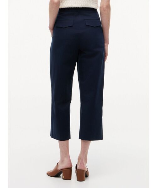 TOMMY HILFIGER(トミーヒルフィガー)の「バレルクロップドプリーツパンツ(チノパンツ・レディース・ホワイト/ベージュ・34inch/36inch/38inch)」の3枚目の写真