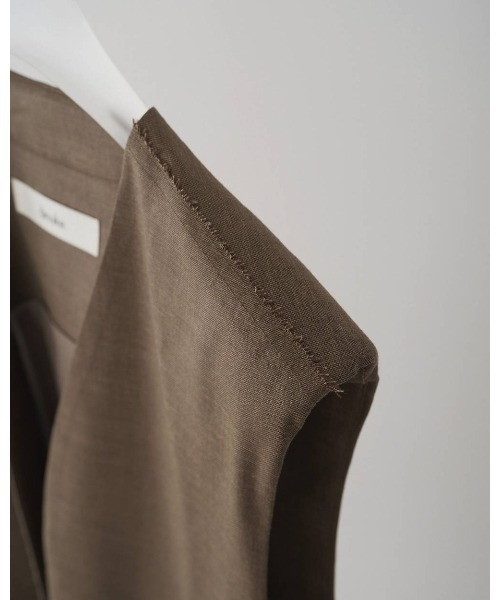 anuke(アンヌーク)の「anuke Keyneck Over Vest(ベスト・レディース・ブラック/ブラウン・36/38)」の4枚目の写真