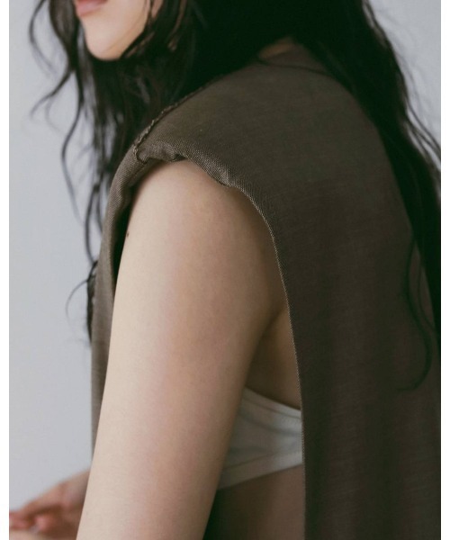 anuke(アンヌーク)の「anuke Keyneck Over Vest(ベスト・レディース・ブラック/ブラウン・36/38)」の8枚目の写真