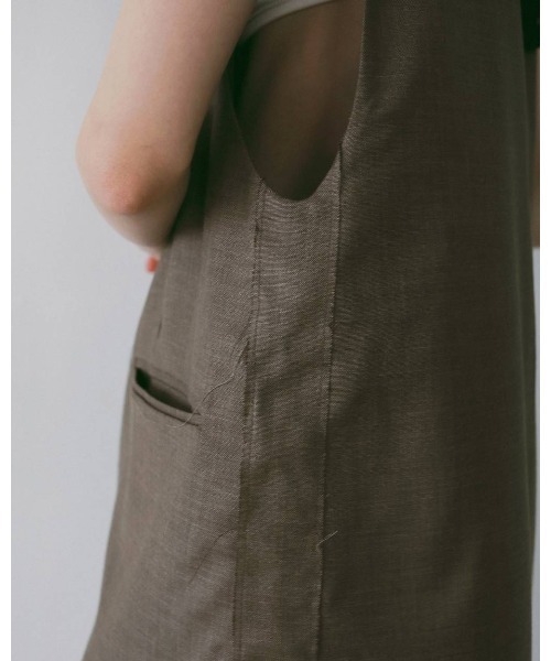 anuke(アンヌーク)の「anuke Keyneck Over Vest(ベスト・レディース・ブラック/ブラウン・36/38)」の9枚目の写真