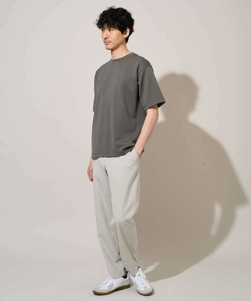 a.v.v(アーヴェヴェ)の「【接触冷感/イージーケア/洗濯機で洗える】フォーマルジャカードセミワイドシルエットカットソー(Tシャツ/カットソー・メンズ・ホワイト/チャコールグレー/ブラック・48/50/46)」の8枚目の写真