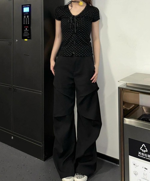 Teem Store(チームストア)の「ドット柄フロントレースアップVネックTシャツ(Tシャツ/カットソー・レディース・ブラック・M/S)」の3枚目の写真