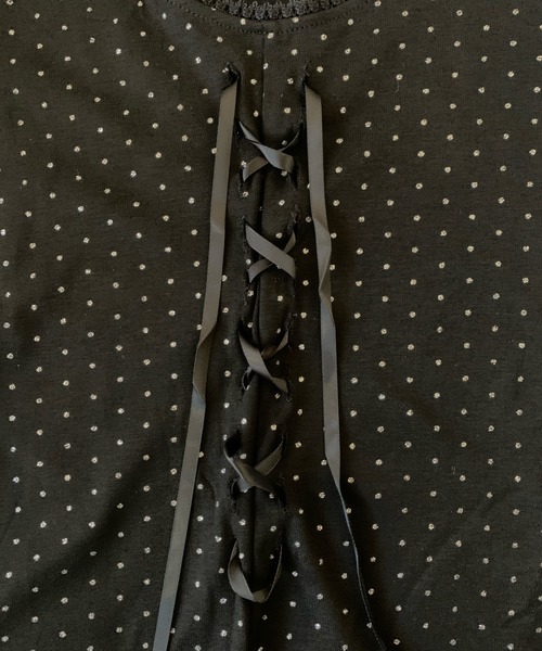 Teem Store(チームストア)の「ドット柄フロントレースアップVネックTシャツ(Tシャツ/カットソー・レディース・ブラック・M/S)」の6枚目の写真