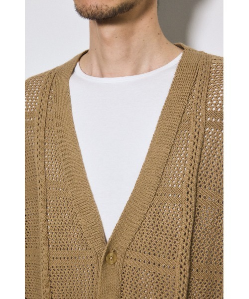 AZUL by moussy(アズールバイマウジー)の「コットンメッシュニットカーディガン(カーディガン/ボレロ・メンズ・ベージュ/ブラック/オフホワイト・MEDIUM/LARGE)」の5枚目の写真