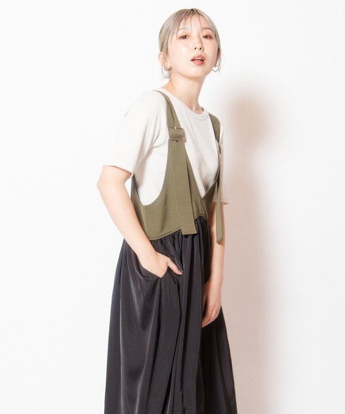 OSMOSIS(オズモーシス)の「ギャザーサロペットワンピース(ワンピース・レディース・カーキ/ブラック/グレー・ONE SIZE)」の3枚目の写真