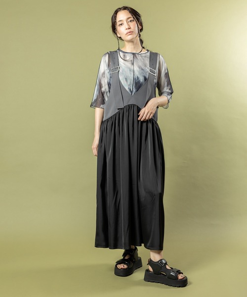 OSMOSIS(オズモーシス)の「ギャザーサロペットワンピース(ワンピース・レディース・カーキ/ブラック/グレー・ONE SIZE)」の17枚目の写真