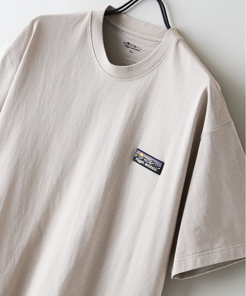 ragged mountain（ラギットマウンテン）の「【RAGGED MOUNTAIN/ラギットマウンテン】【究極のシンプルT】BARNSTEAD/バーンステッド ワンポイントロゴＴシャツ ルーズシルエット アウトドア ストリート 大人カジュアル ノームコア ミニマル（Tシャツ/カットソー・メンズ・ブラック/ベージュ/カーキ/ピンク/ホワイト・LARGE/X-LARGE/MEDIUM）」の3枚目の写真