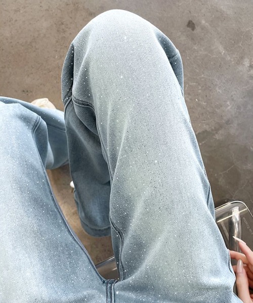 AMAJI(アマジ)の「ハイウエスト デニム 微フレアパンツ フルレングス ポケット付き ラメ加工(デニムパンツ・レディース・ライトブルー・X-LARGE/LARGE/MEDIUM/SMALL)」の4枚目の写真
