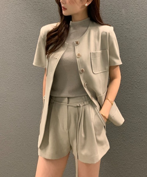 FAVORITO(ファヴォリート)の「シングルブレストトップスショートパンツセットアップ(セットアップ・レディース・モカ/ブラック・F)」の1枚目の写真