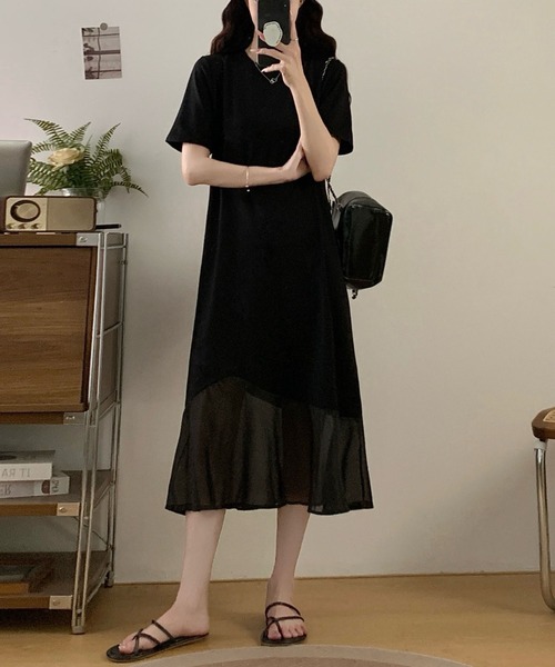 AMAJI(アマジ)の「ラウンドネック 半袖 ストレートシルエット シアー切替 ミモレ丈 ワンピース(ワンピース・レディース・ブラック・X-LARGE/LARGE/MEDIUM/SMALL)」の2枚目の写真