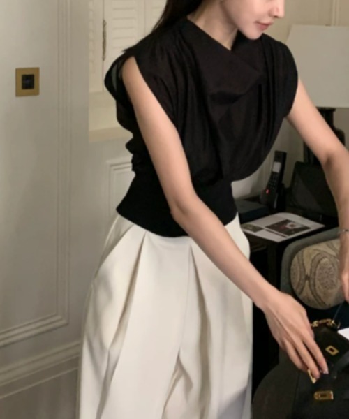 FAVORITO(ファヴォリート)の「袖なしハイネックシャツ(シャツ/ブラウス・レディース・ブラック/ホワイト・F)」の17枚目の写真