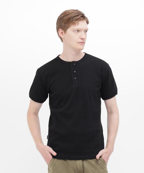 AVIREX(アヴィレックス)の「《DAILY/デイリー》MINI WAFFLE HENLEY NECK T-SHIRT / デイリーウェア ミニワッフル ヘンリーネック半袖Tシャツ / AVIREX / アヴィレックス(Tシャツ/カットソー・メンズ・ホワイト/ブラック/グレー・X-LARGE/SMALL/MEDIUM/LARGE)」の2枚目の写真