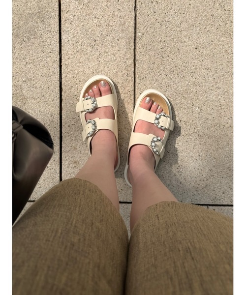 STACCATO(スタッカート)の「【再入荷】ピアスフィアコンフォートサンダル(サンダル・レディース・ブラック/ホワイト・22.5cm/24.5cm/24cm/23.5cm/23cm)」の3枚目の写真