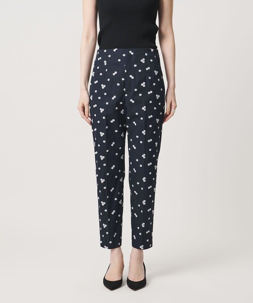 UNITED ARROWS(ユナイテッドアローズ)の「エンブロイダリー フラワー スリム テーパードパンツ ‐ウォッシャブル‐(スラックス・レディース・ネイビー/ベージュ/オフホワイト・40/36/34/38)」の10枚目の写真