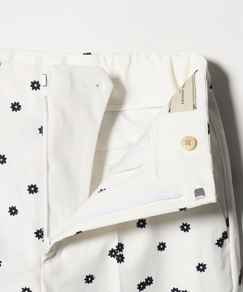 UNITED ARROWS(ユナイテッドアローズ)の「エンブロイダリー フラワー スリム テーパードパンツ ‐ウォッシャブル‐(スラックス・レディース・ネイビー/ベージュ/オフホワイト・40/36/34/38)」の15枚目の写真