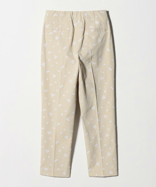 UNITED ARROWS(ユナイテッドアローズ)の「エンブロイダリー フラワー スリム テーパードパンツ ‐ウォッシャブル‐(スラックス・レディース・ネイビー/ベージュ/オフホワイト・40/36/34/38)」の22枚目の写真