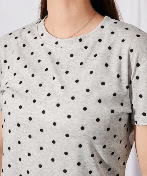 GORGE(ゴージ)の「《ドット柄×裾フリル》カットソー/大人フェミニン/春夏/全4色(Tシャツ/カットソー・レディース・ブラック/チャコール/オートミール/ネイビー・F)」の16枚目の写真