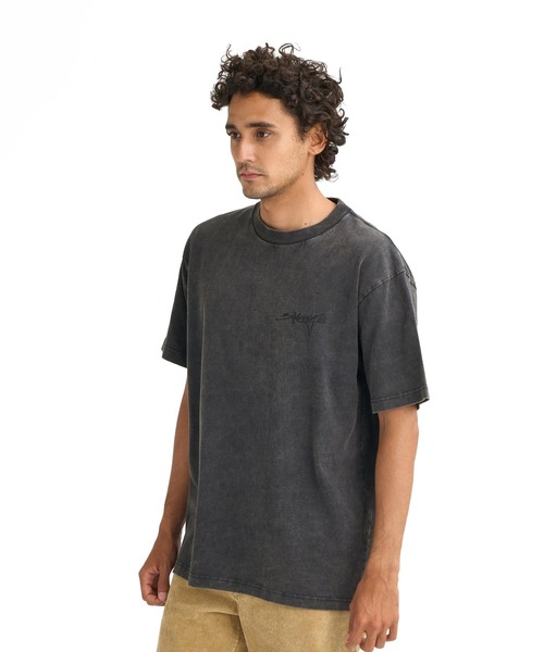 BILLABONG(ビラボン)の「BILLABONG メンズ 【OVER FIT】SCRIPT LOGO Tシャツ 【2026年春夏モデル】(Tシャツ/カットソー・メンズ・オフホワイト/ブラック系その他/イエロー系その他・MEDIUM/X-LARGE/LARGE)」の4枚目の写真