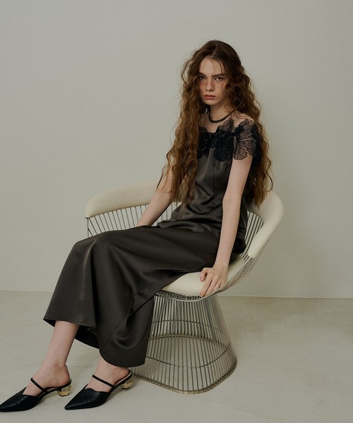 LE'RURE(リルアー)の「Fleur lace satin dress(ドレス・レディース・アイボリー/ブルーグレー/チャコール・MEDIUM/SMALL/TALL)」の15枚目の写真